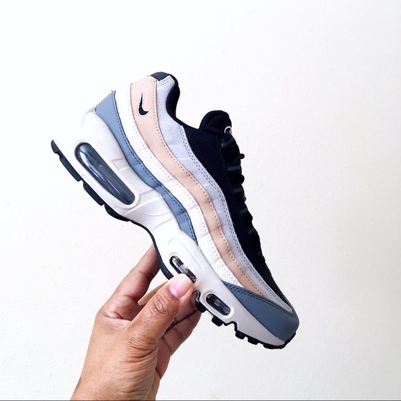 Nike Air Max 95 - Picture 2 of 7